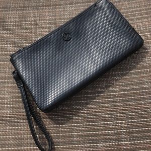 Lululemon EUC Wallet w strap black